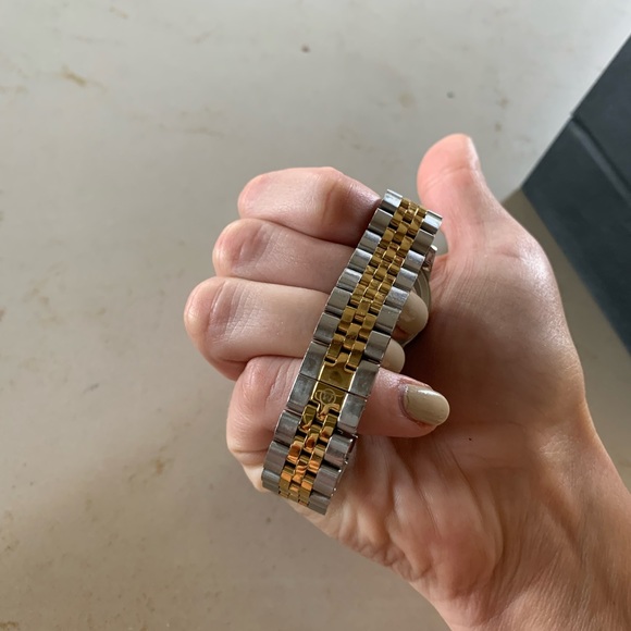 MOVADO Safiro Mother of Pearl Dial Diamond Ladies Watch No. 0606900 - Picture 4 of 7